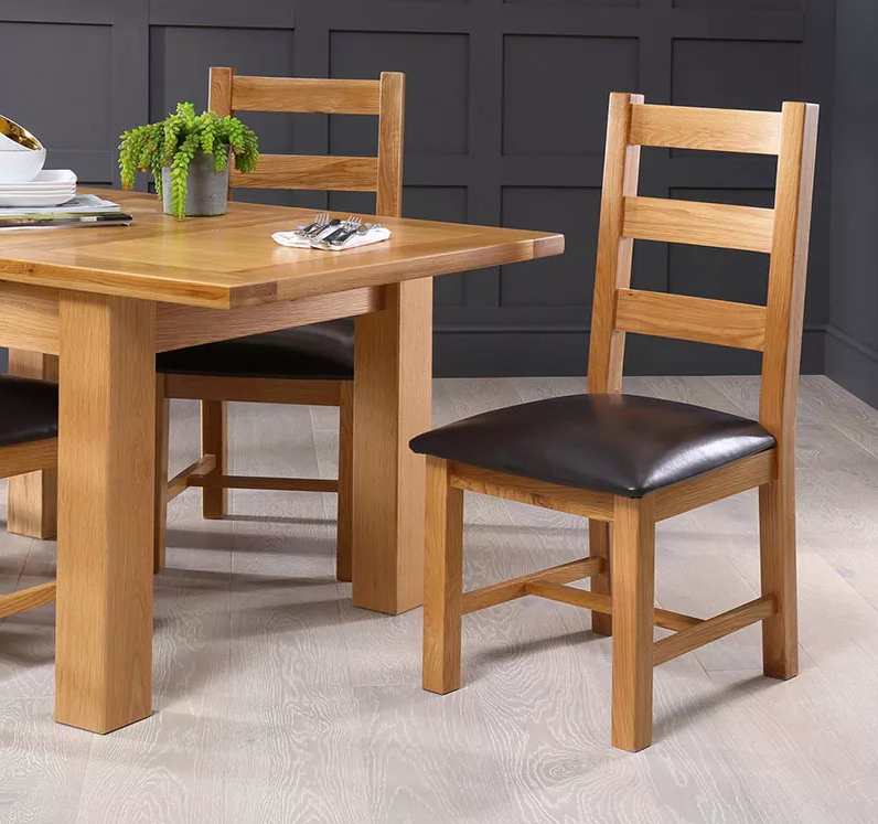 Ghế cà phê dễ dàng kết hợp với bàn ăn
